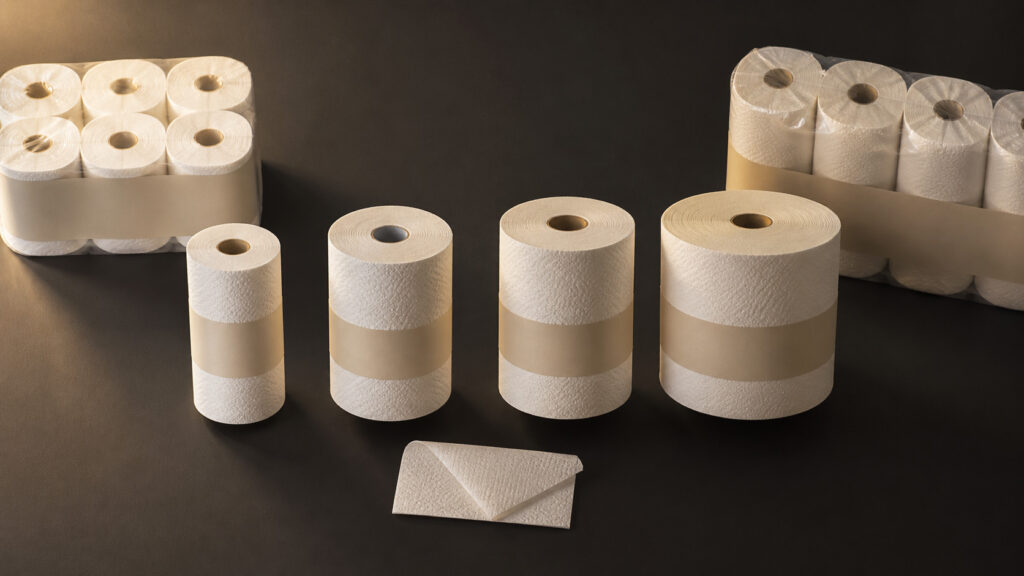 厚みの異なるキッチンペーパーのロールを並べたイメージ